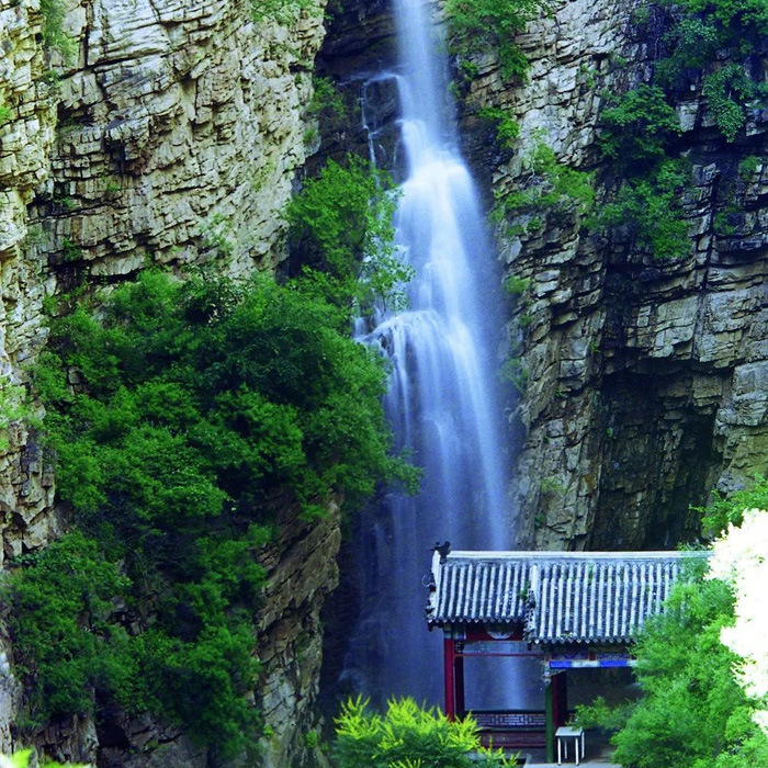 Waterfall in the Loud Pool，Jingdong Grand Canyon
