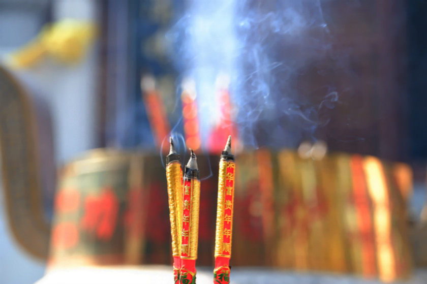 Burning Incense, Yunju Temple