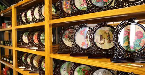 Handicrafts, Bailuyuan Bailucang