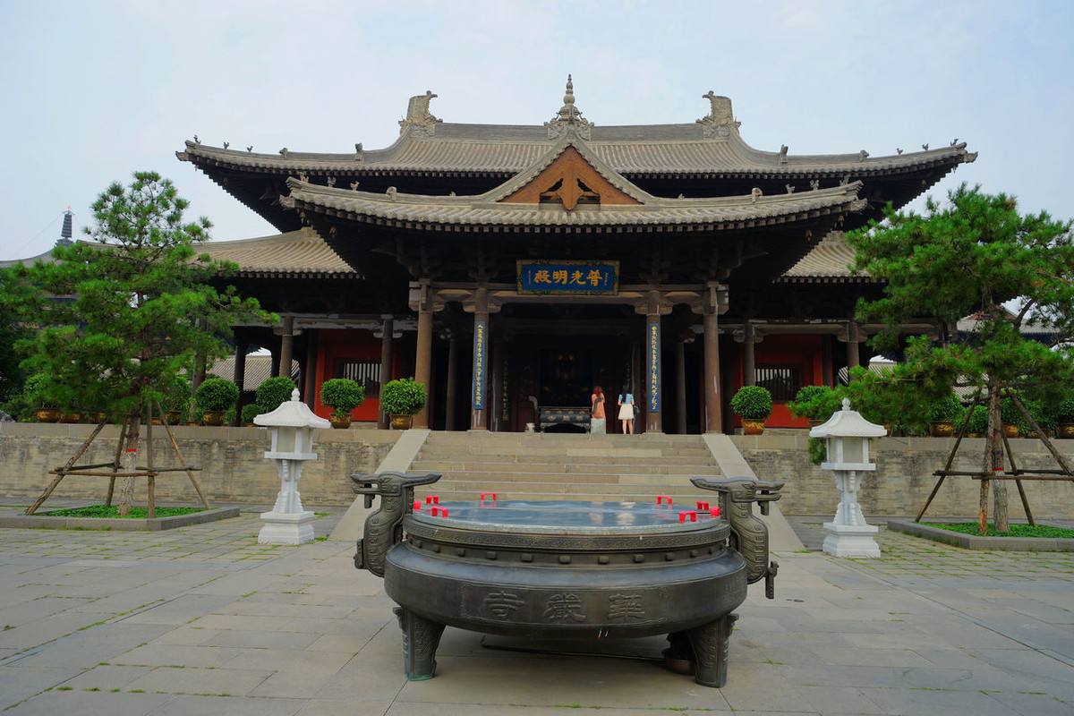 The Temple,Huayan Monastery