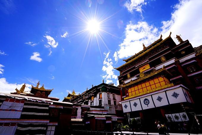 The Blue Sky,The Tashilunpo Monastery