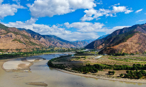 First-Bend-of-the-Yangtze-River