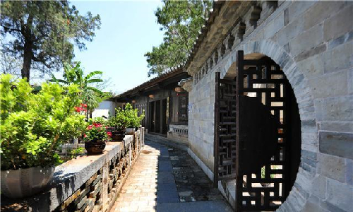 Zhang’s Family House