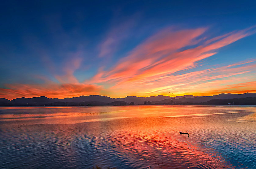 The Colorful Scenery, Erhai Lake