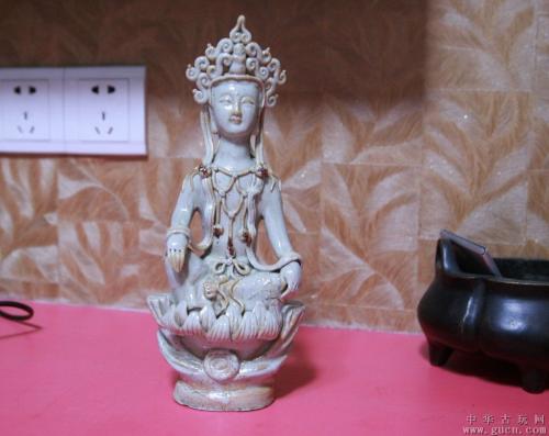 White Porcelain Guanyin Statue，Hangzhou Museum