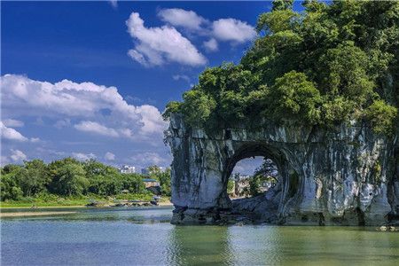 Guilin Essential Tour from Hong Kong